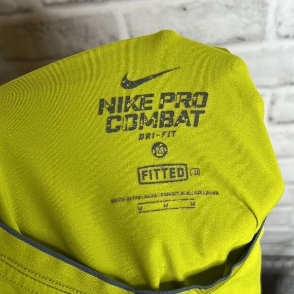 Nike Pro Combat DriFit Tshirt Shirt Top Size Medium Neon - Picture 4 of 4